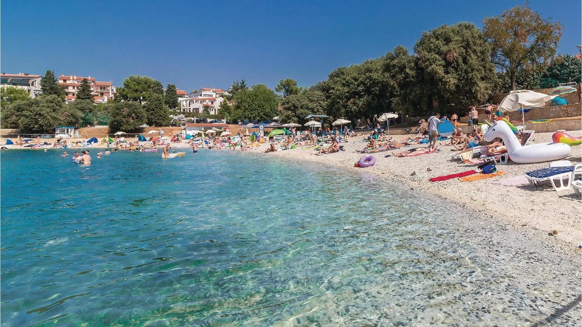 2 Bedroom Lovely Apartment In Pula