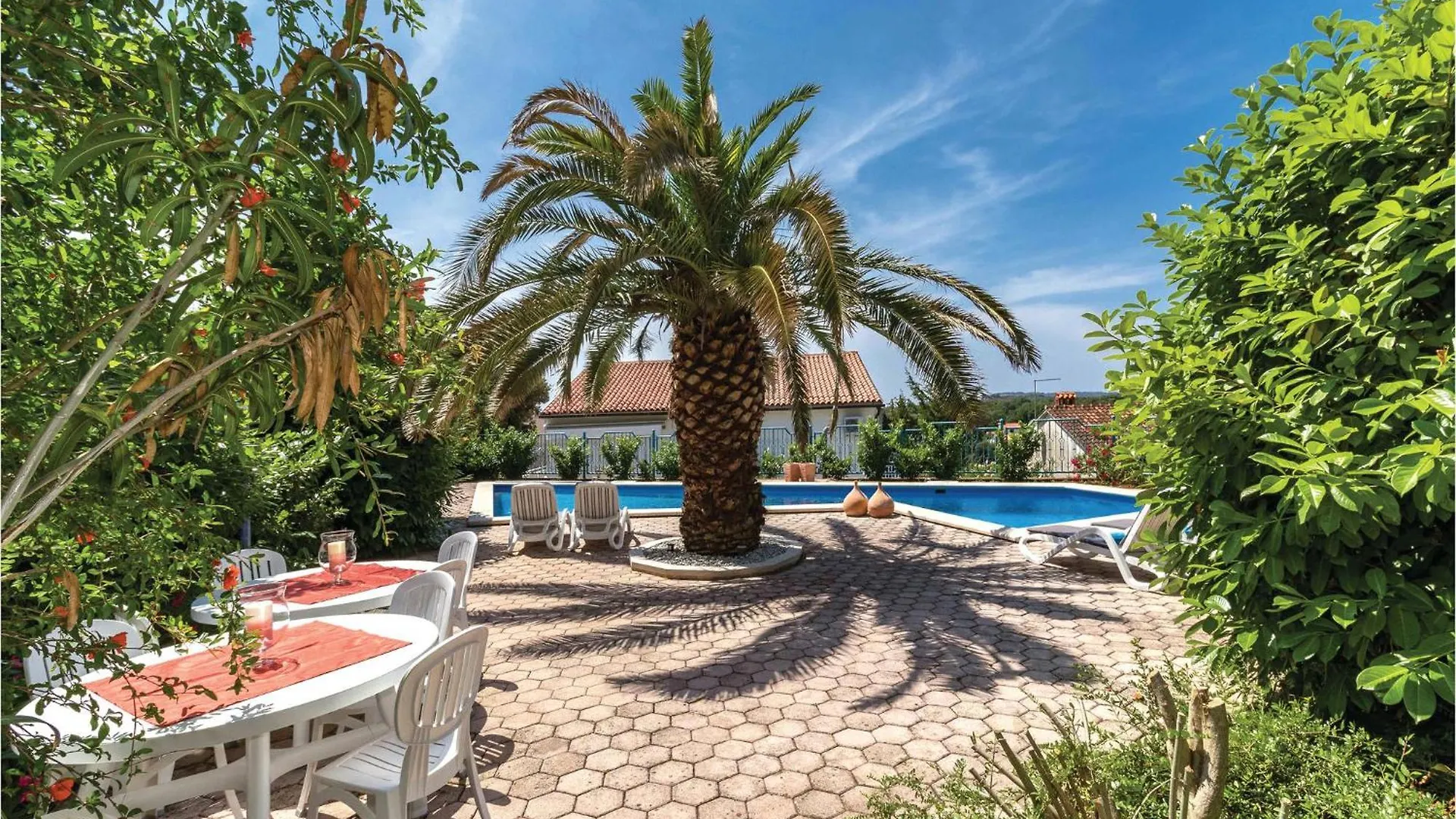 2 Bedroom Lovely Apartment In Pula